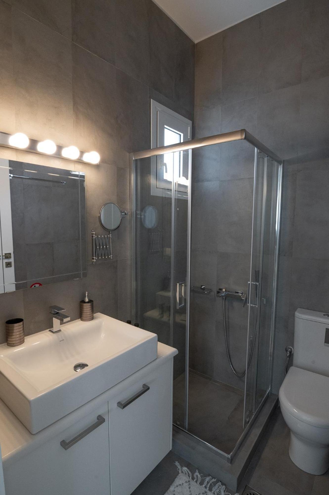 Pouletis Family Apartments - Akroyali Seaview Getaways 칼라마타 외부 사진