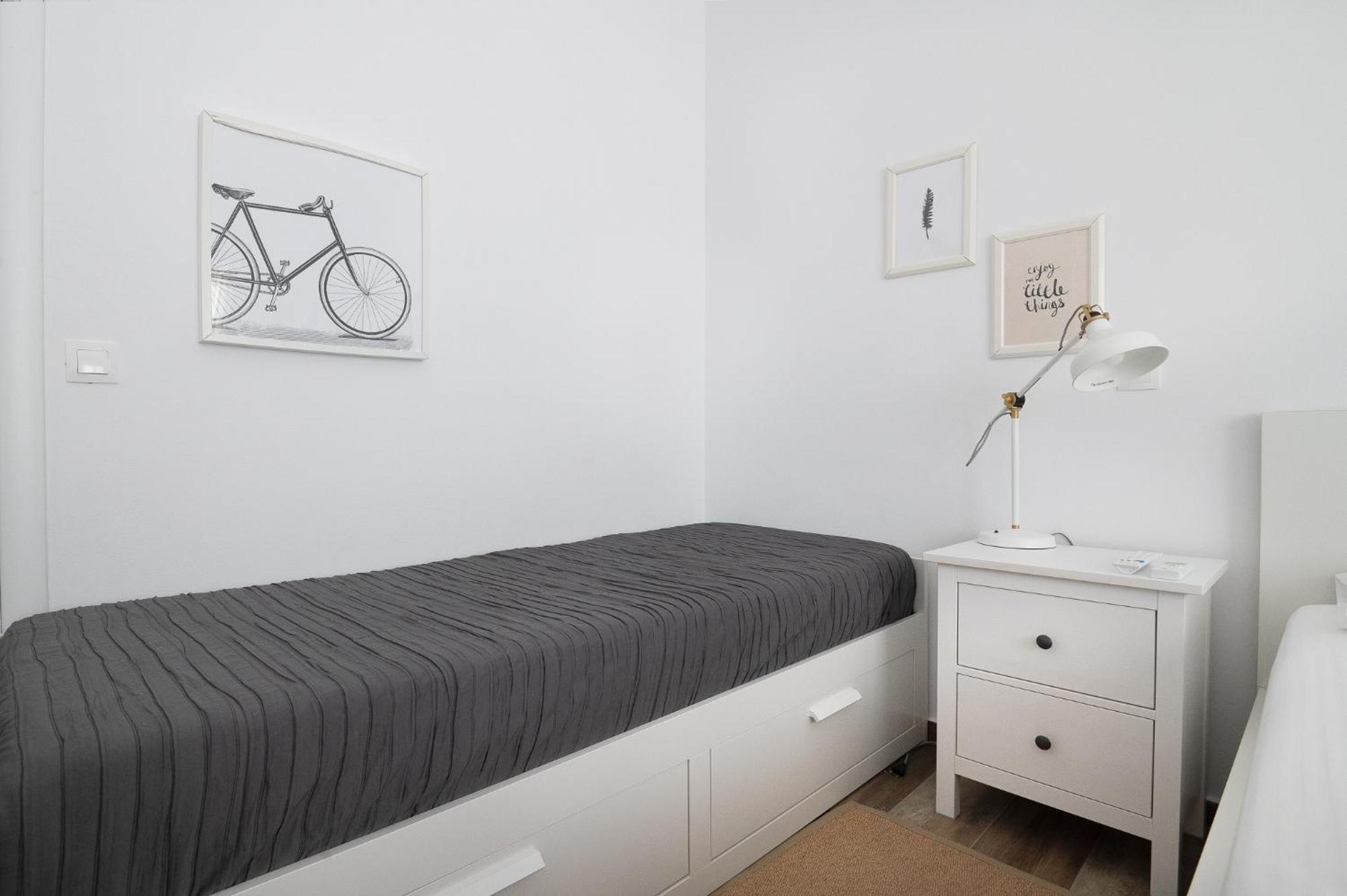 Pouletis Family Apartments - Akroyali Seaview Getaways 칼라마타 외부 사진