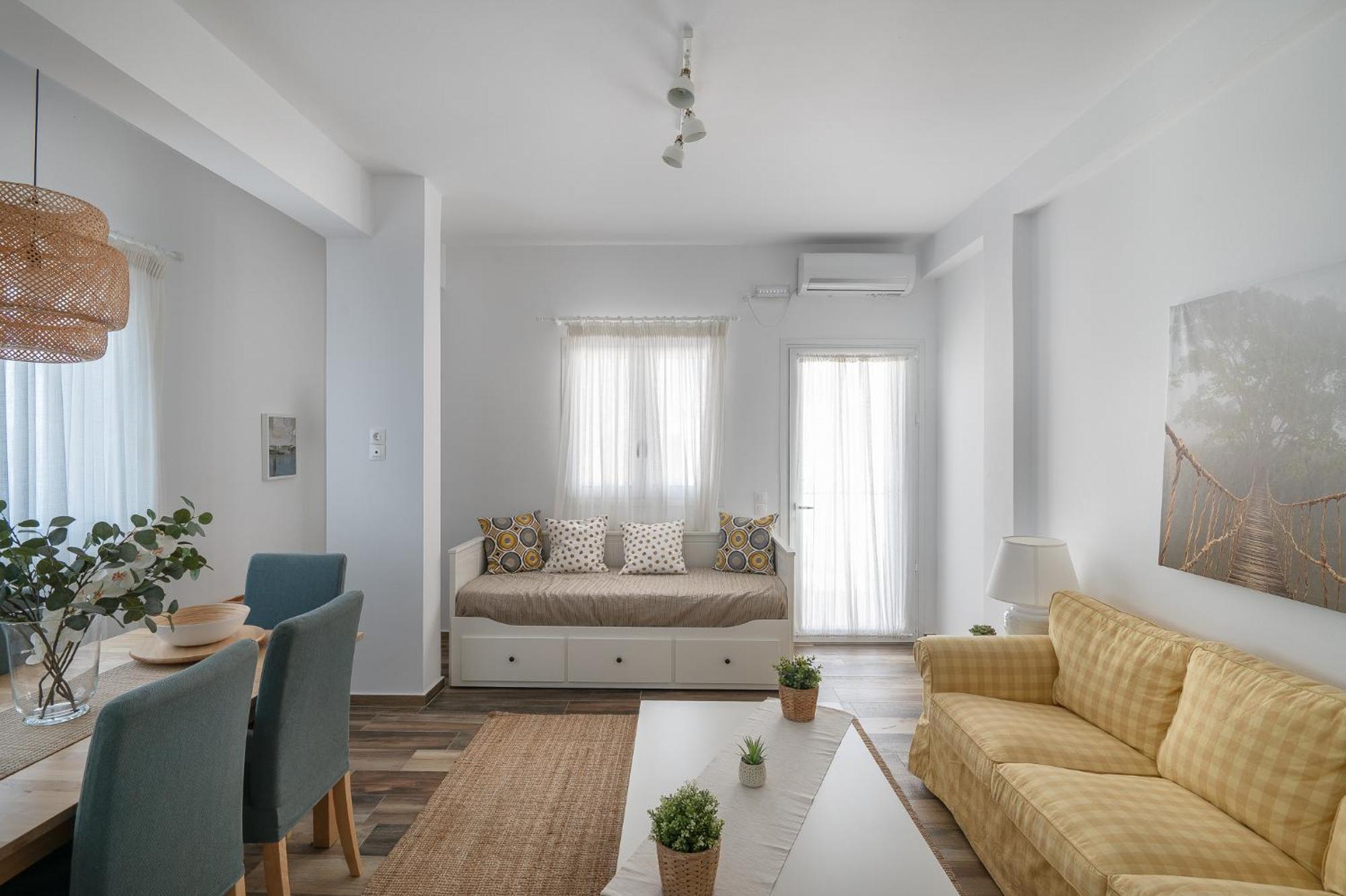 Pouletis Family Apartments - Akroyali Seaview Getaways 칼라마타 외부 사진