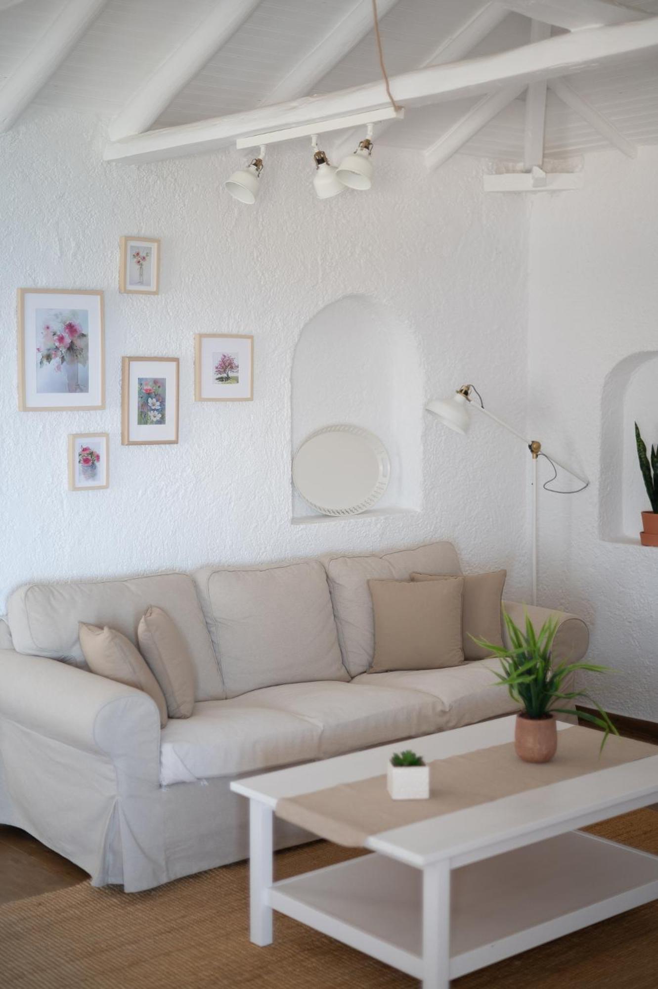 Pouletis Family Apartments - Akroyali Seaview Getaways 칼라마타 객실 사진