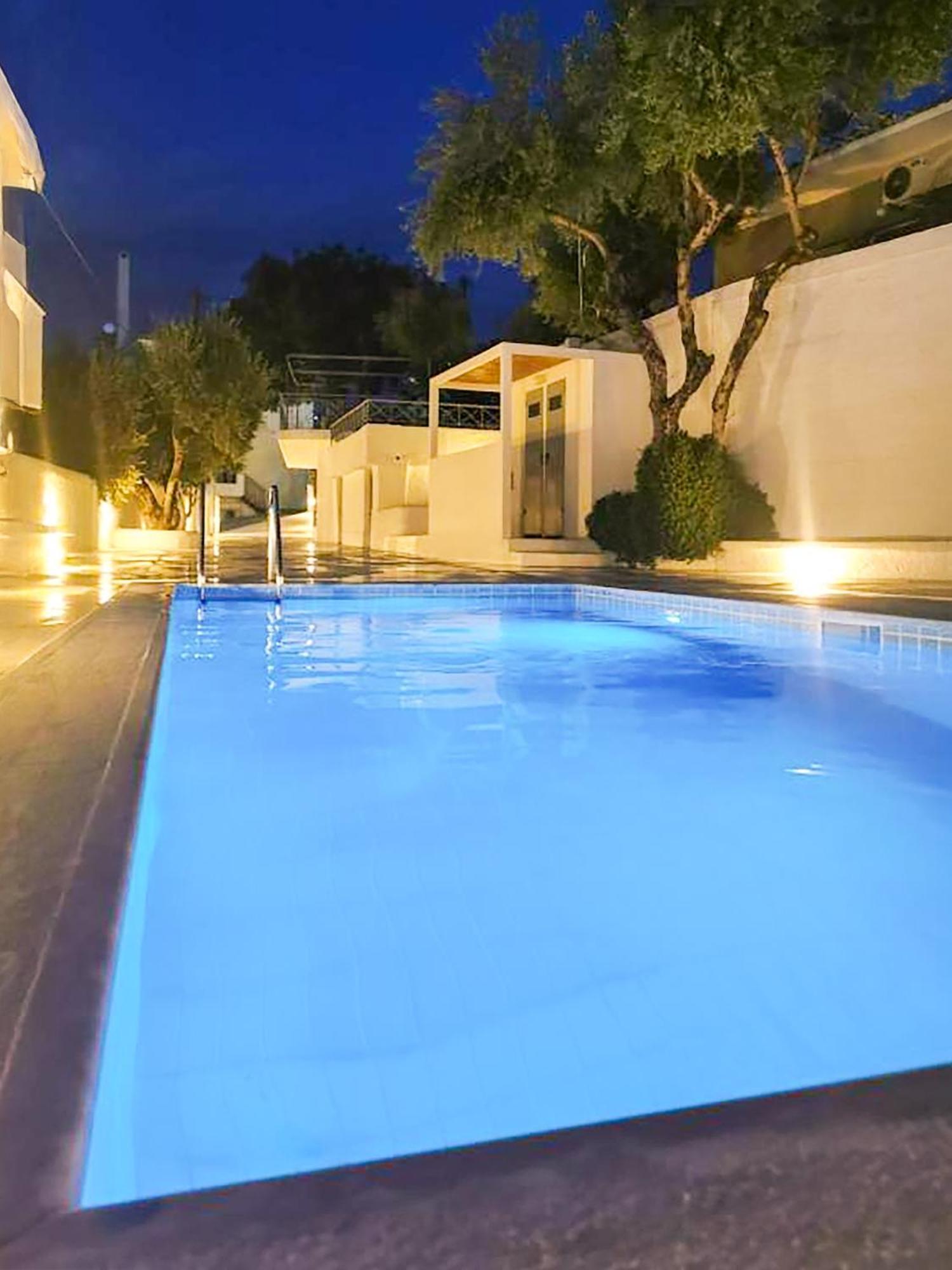 Pouletis Family Apartments - Akroyali Seaview Getaways 칼라마타 외부 사진